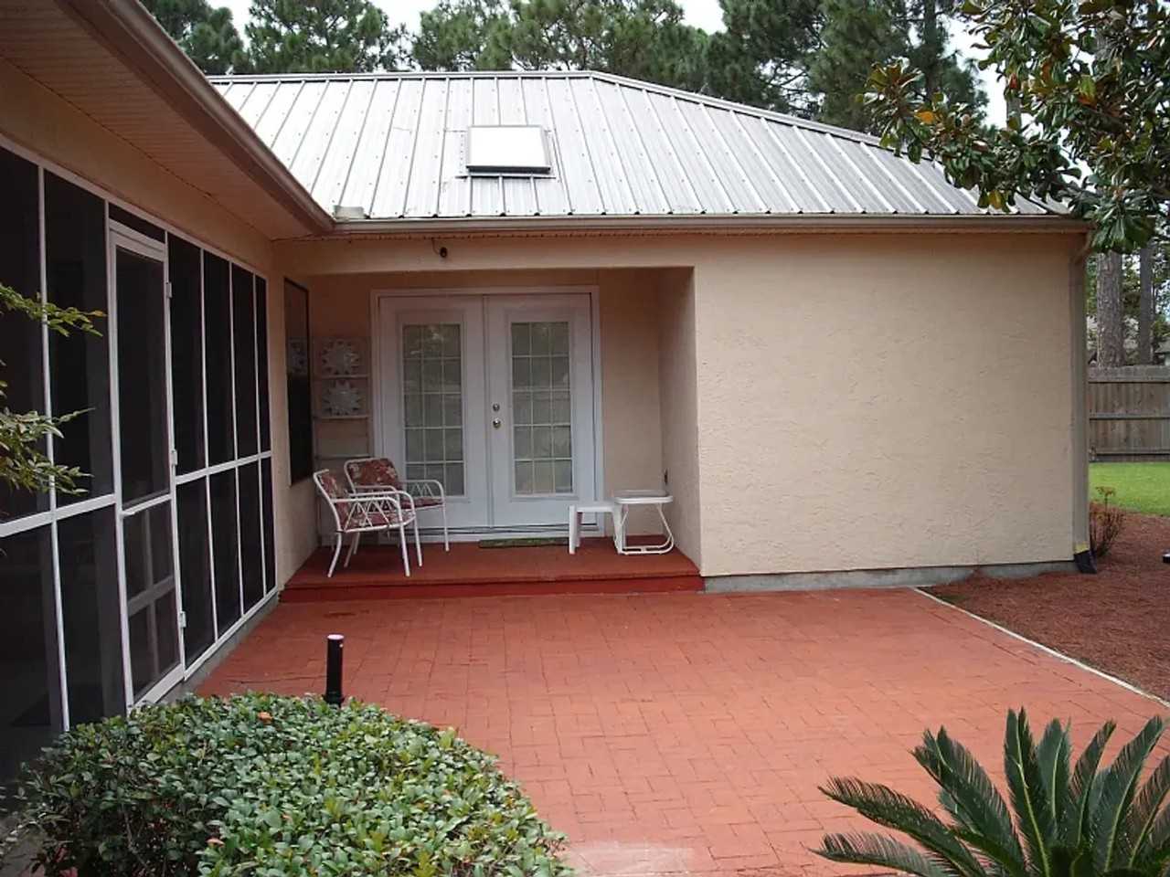 604 Mallory Dr - Photo 3 of 34