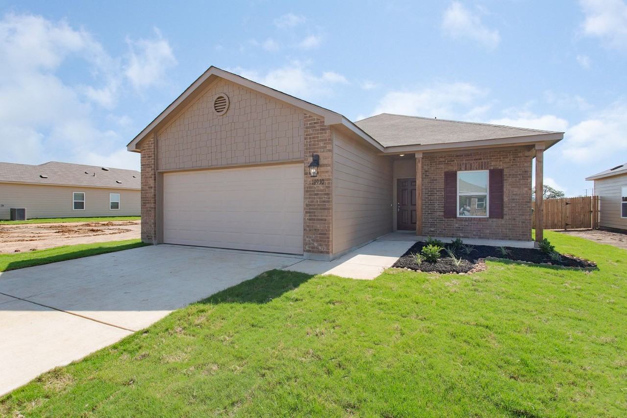 19930 Huckleberry St - Photo 2 of 31