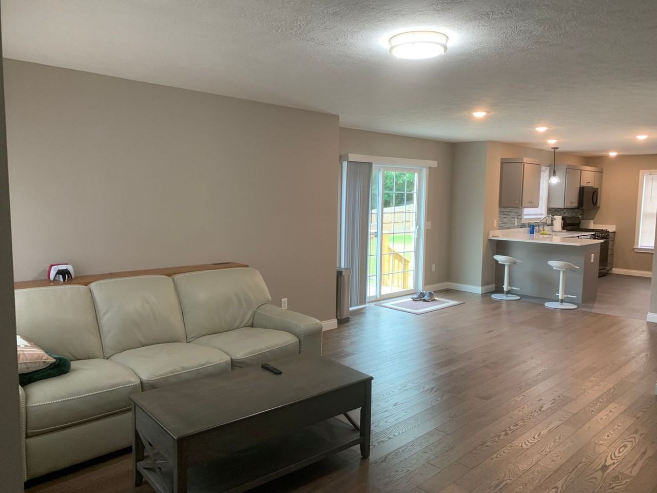 748 N Oolitic Dr - Photo 3 of 30