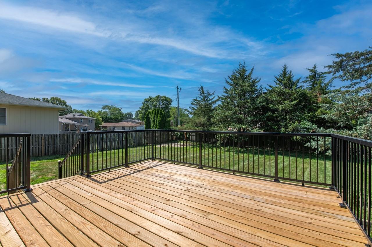 3305 56th St - Photo 2 of 26