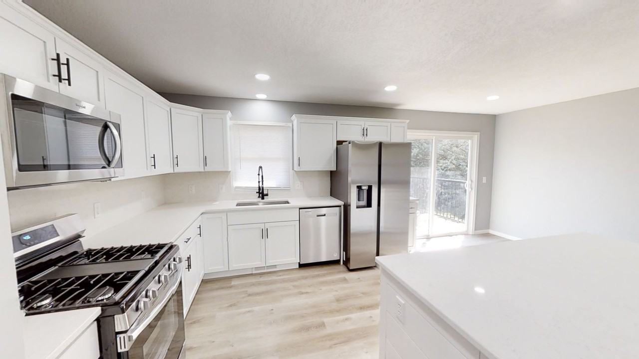 3305 56th St - Photo 5 of 26