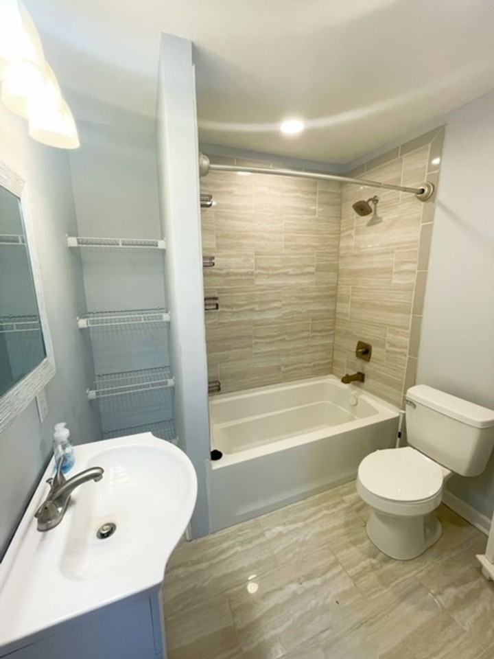 1529 Summit Ave - Photo 6 of 13