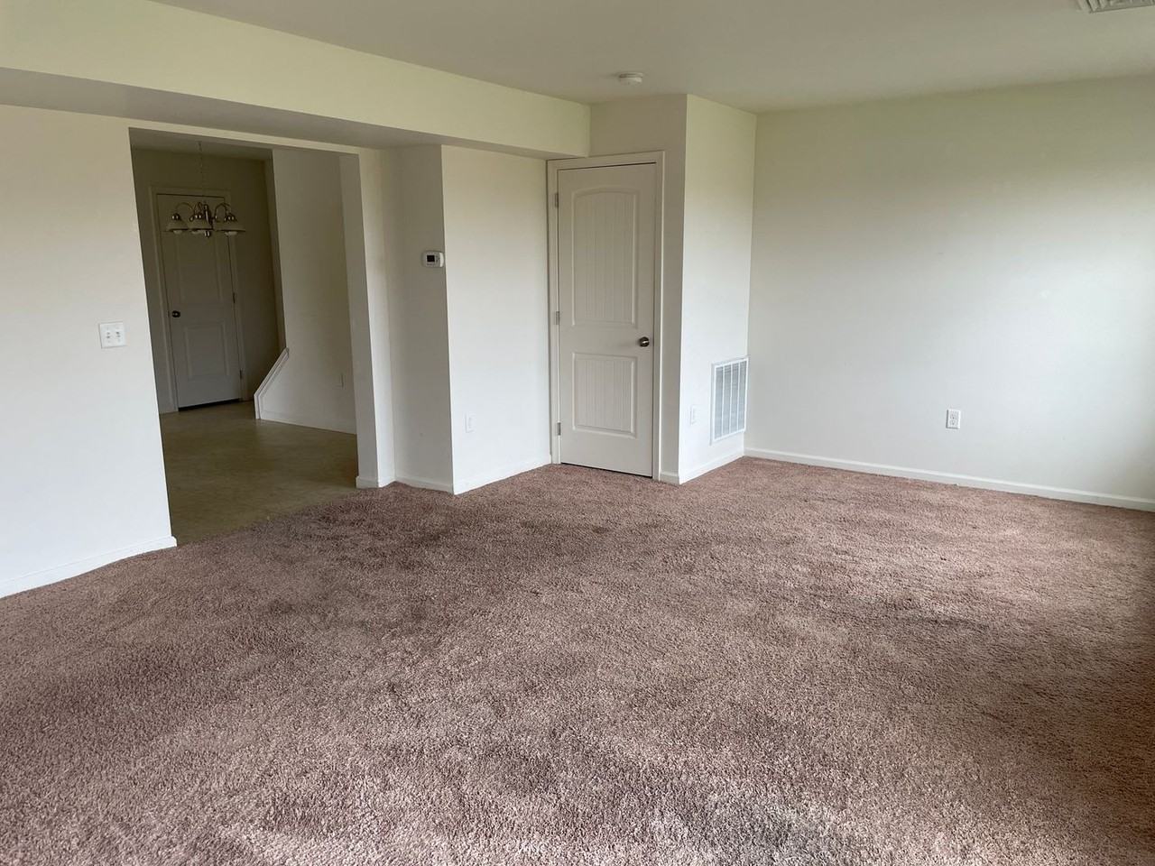 160 Nicole St - Photo 3 of 12