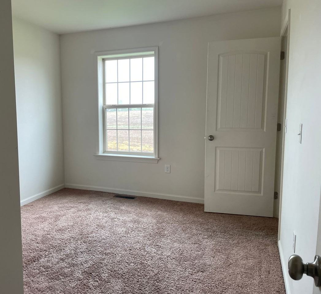 160 Nicole St - Photo 5 of 12