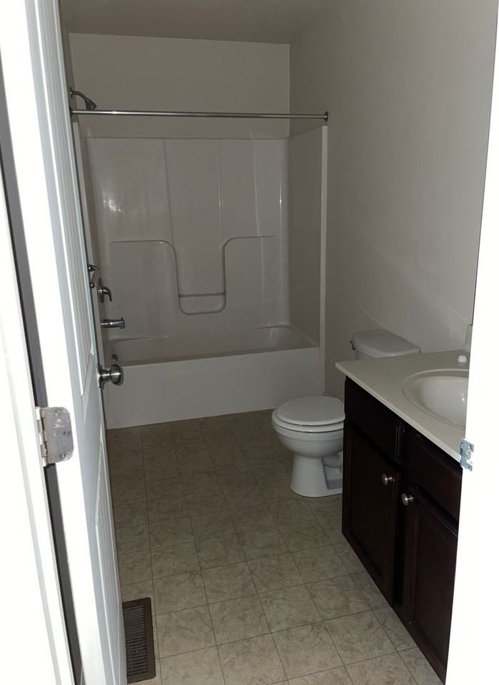 160 Nicole St - Photo 6 of 12