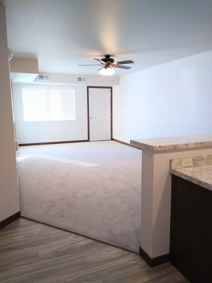 The Pines on 33rd 3 - Photo 6 of 13