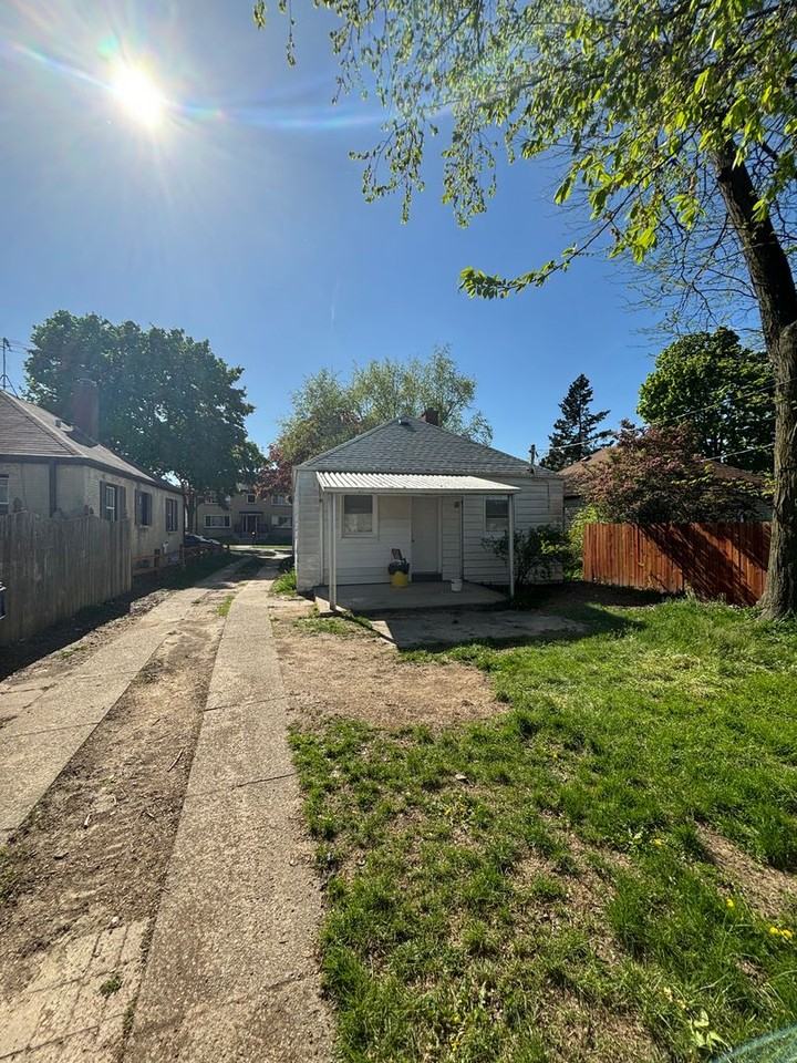 3070 N 61st St - Photo 5 of 14