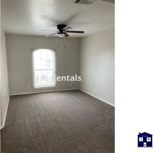 4306 Lori Dr - Photo 3 of 11