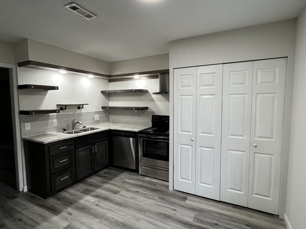 1220 Apple Glen St #1220 - Photo 3 of 27