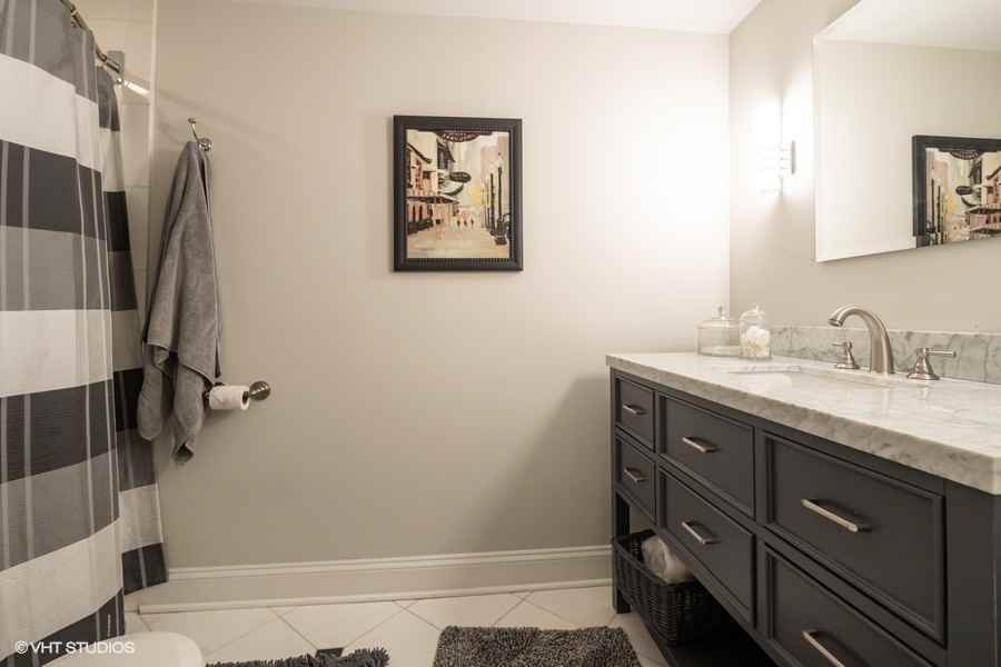 2043 N Bissell St #1 - Photo 2 of 19