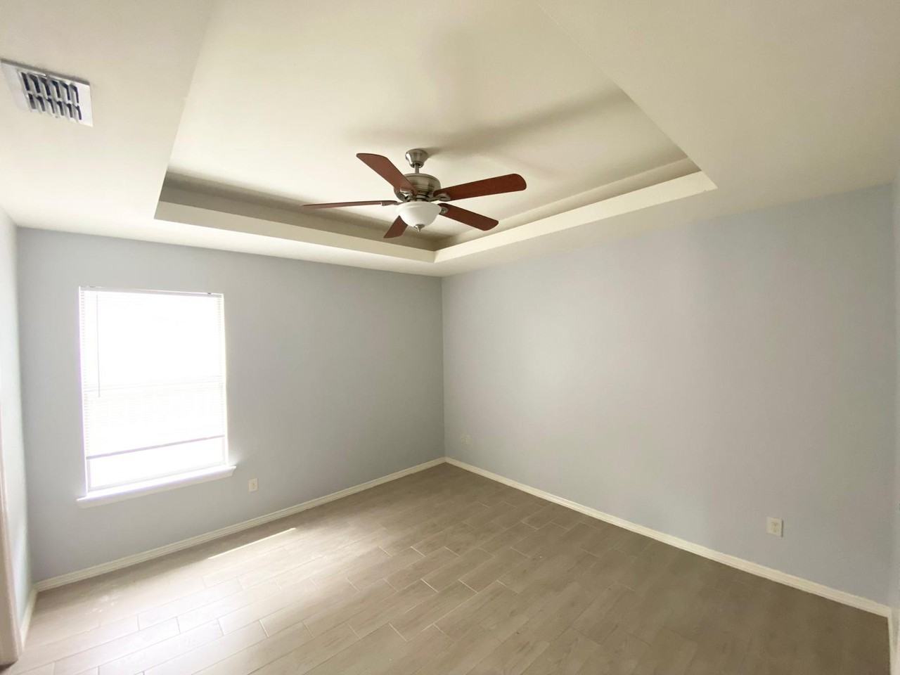 1227 1227 White Oaks Dr #1 - Photo 3 of 10