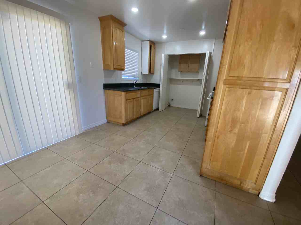 53200 Avenida Alvarado - Photo 3 of 10