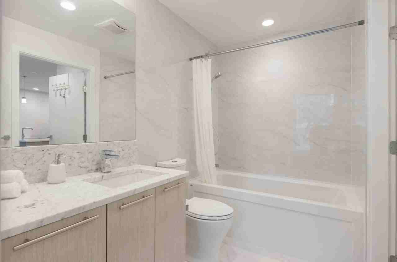 4963 Cambie Street #208 - Photo 7 of 7