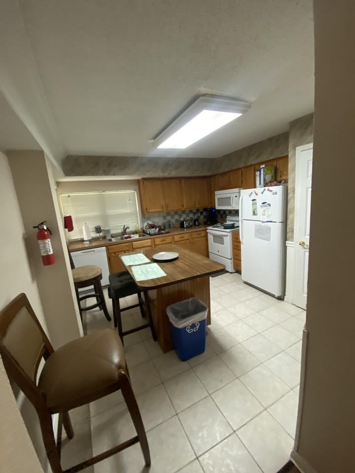 Roanoke St - Photo 4 of 7