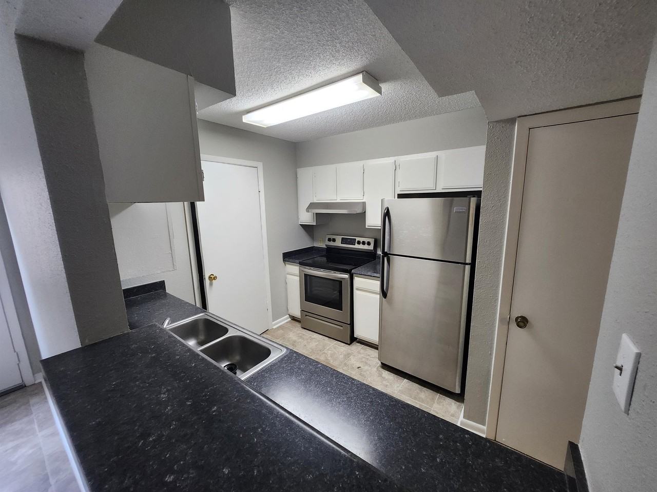 8395 Willow Bend Dr #C - Photo 4 of 17