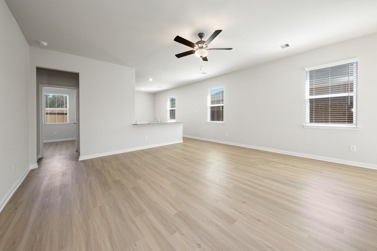 15442 Maple Terrace Dr - Photo 3 of 16