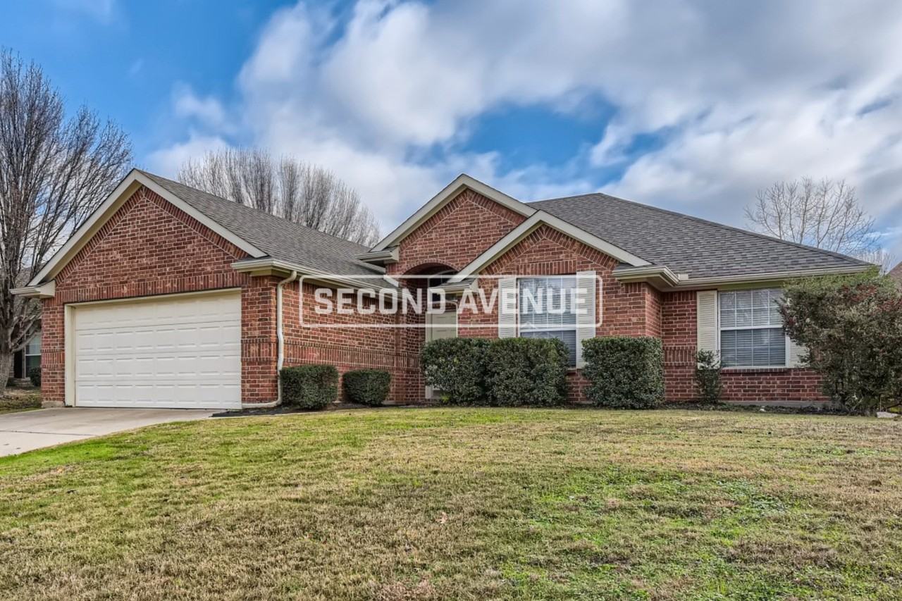 302 Charlie Way - Photo 2 of 35