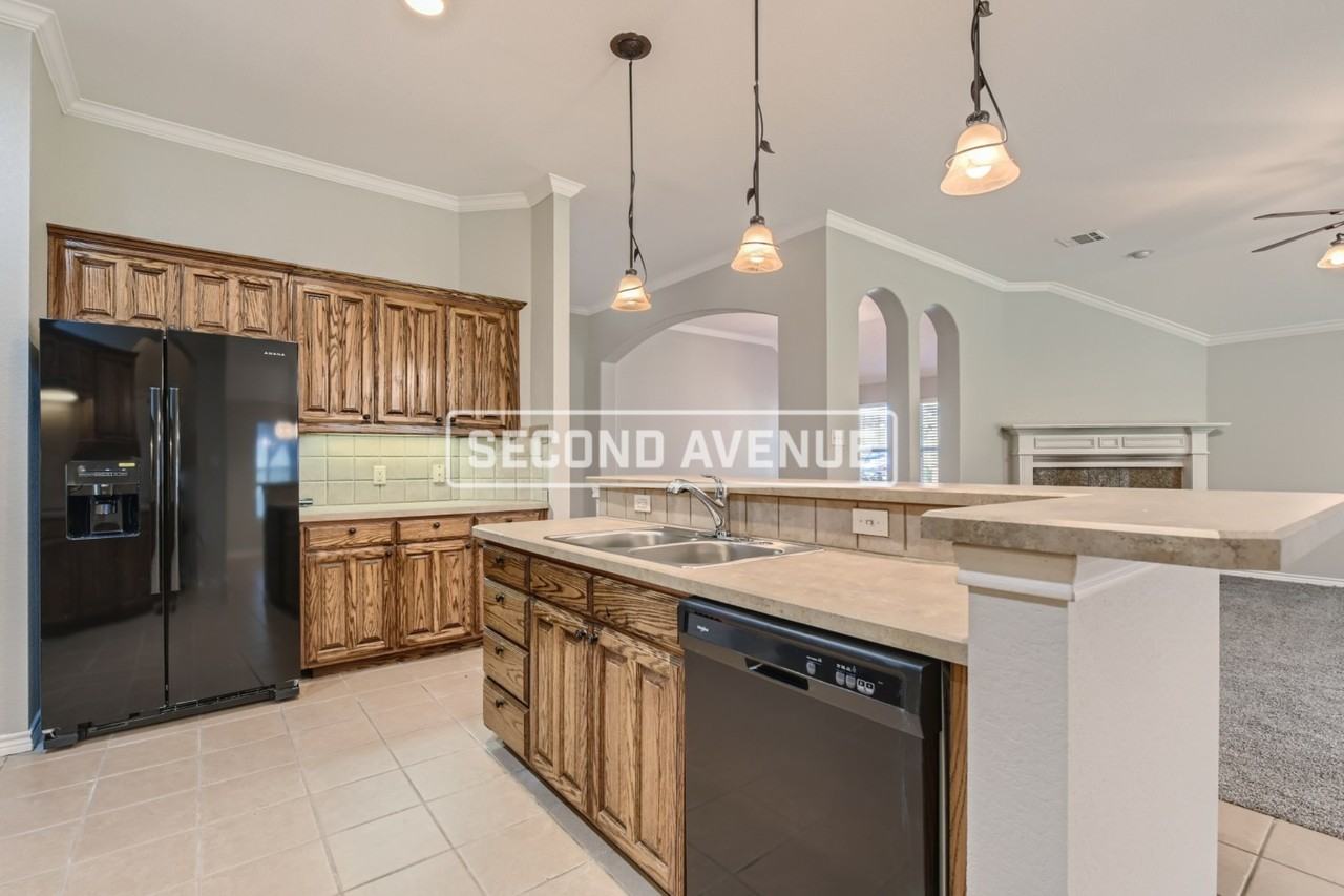 302 Charlie Way - Photo 5 of 35