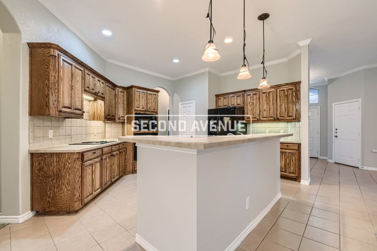 302 Charlie Way - Photo 7 of 35