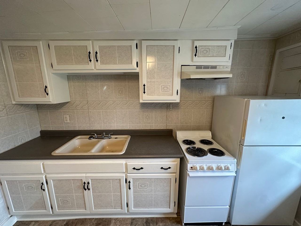 904 Coldwater Road #8 - Photo 4 of 10