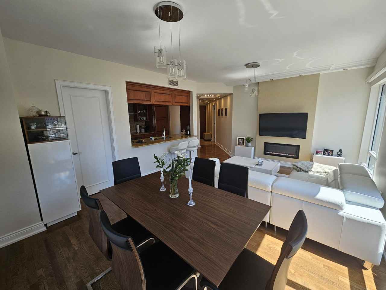 2000 Rue Drummond #706 - Photo 5 of 24