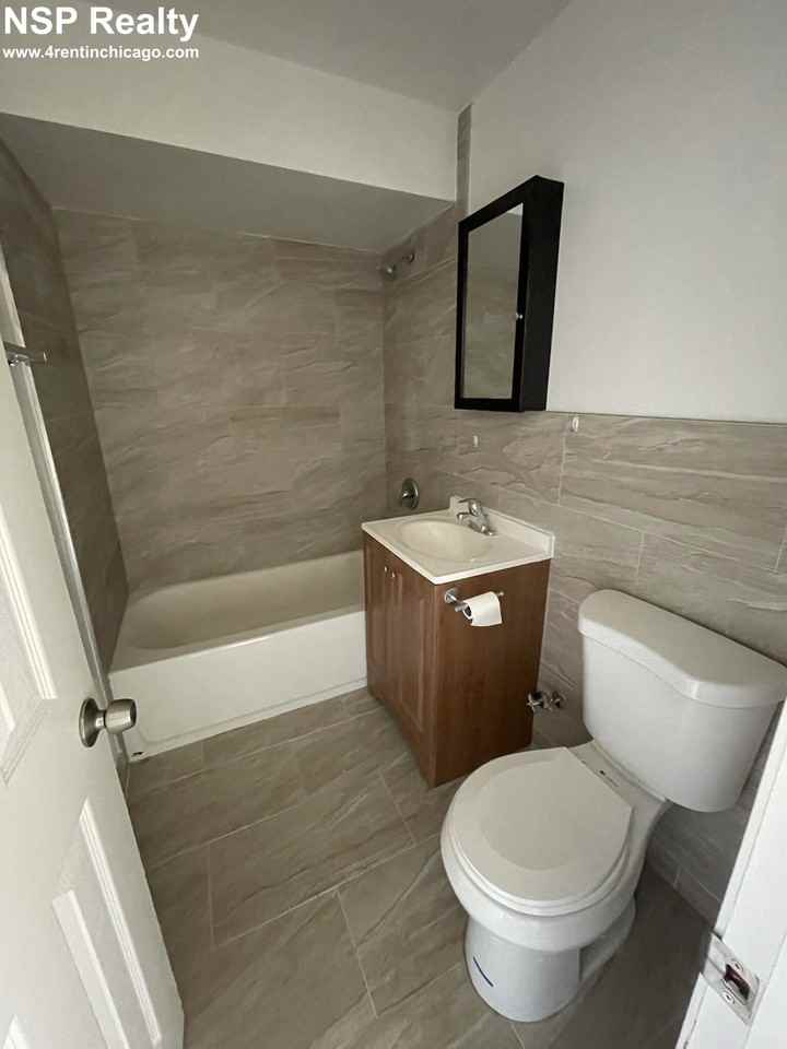 1418 Carol St #B - Photo 4 of 6