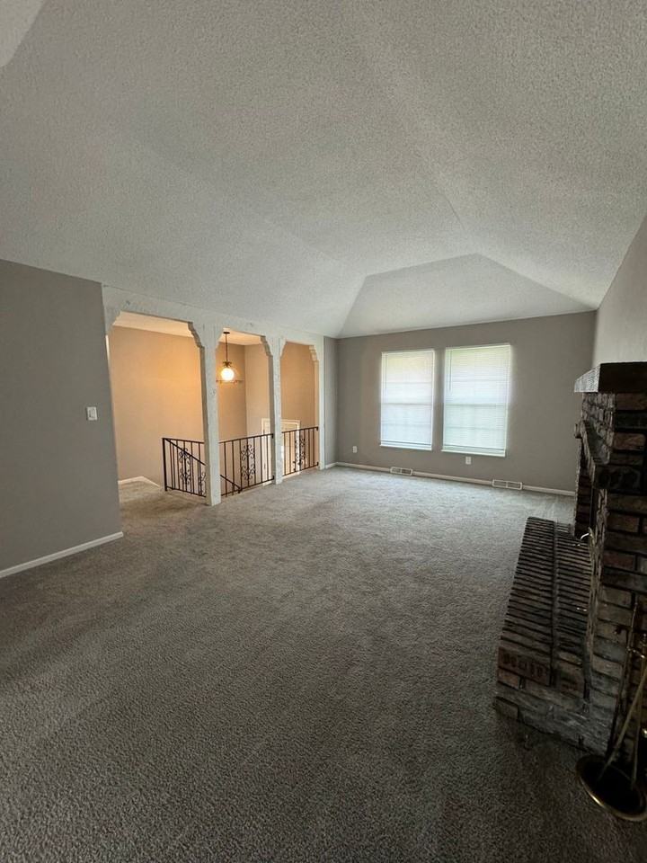 16929 E 3rd St S - Photo 2 of 16