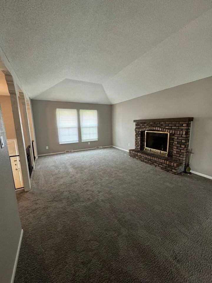 16929 E 3rd St S - Photo 3 of 16