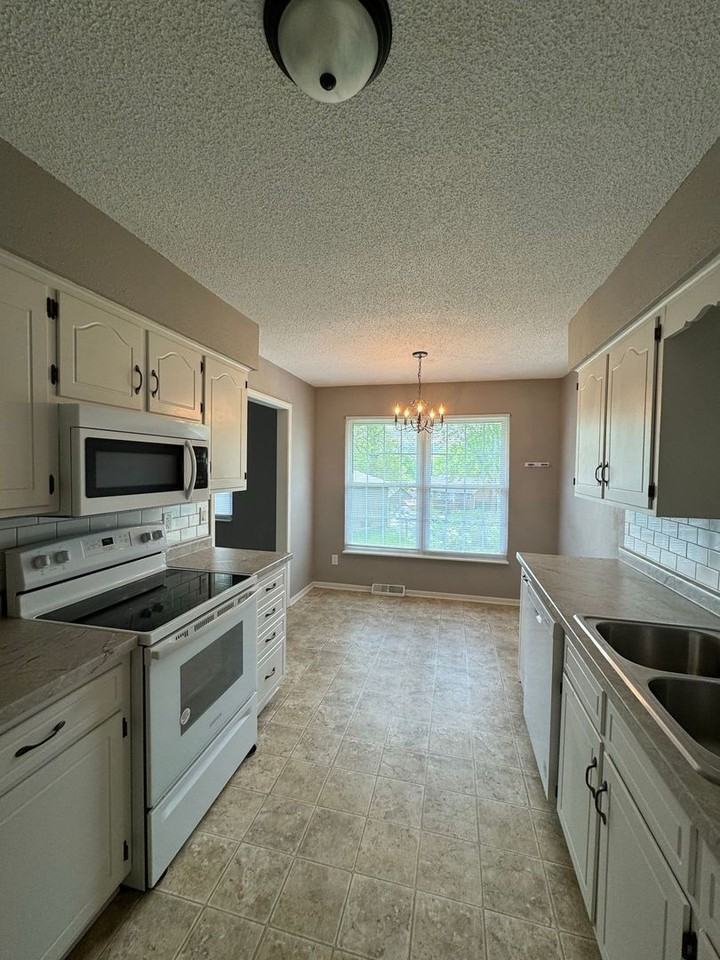 16929 E 3rd St S - Photo 5 of 16