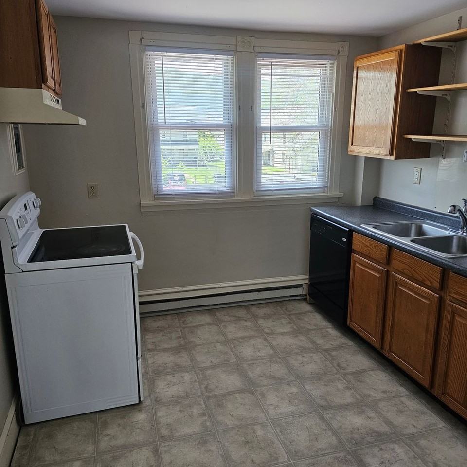 817W3rd - Photo 3 of 10