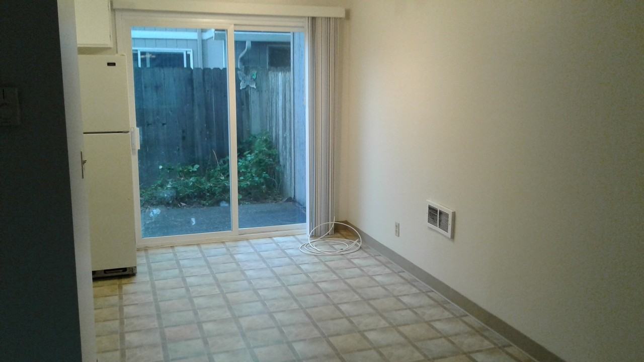 344-03 - Photo 3 of 10