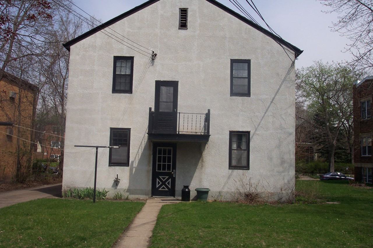 Marcy Homes Neighborhood Apartment - Photo 4 of 7