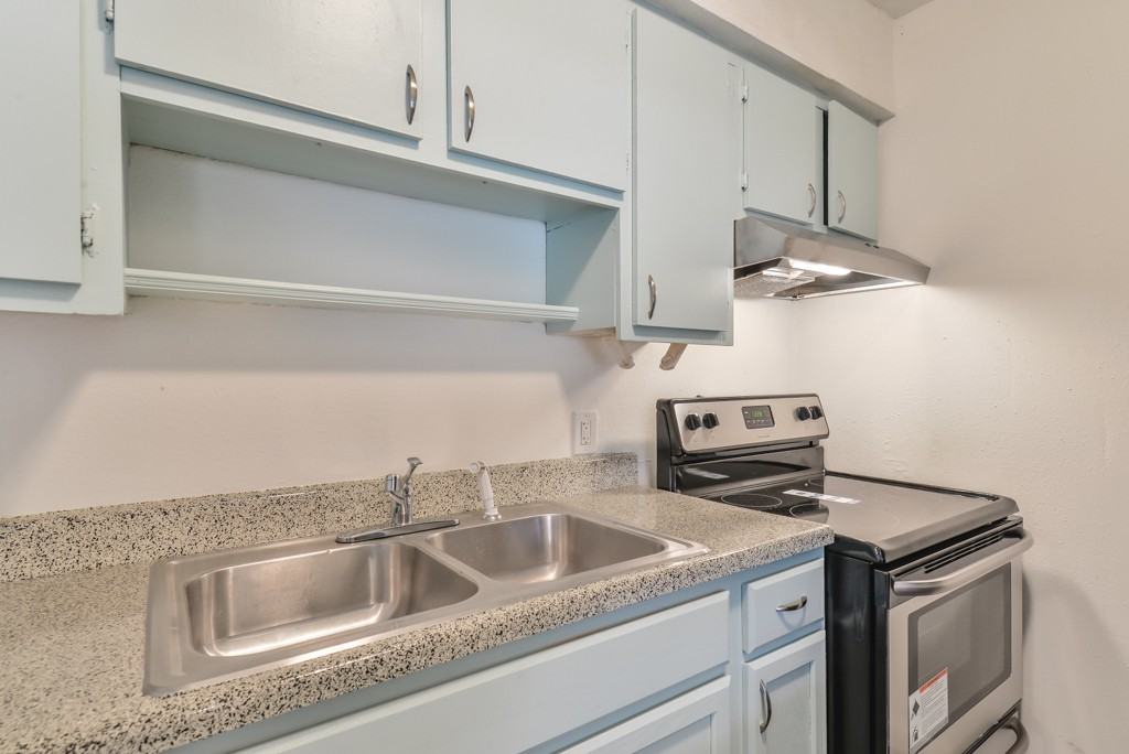 210 E Kiber St - Photo 6 of 11