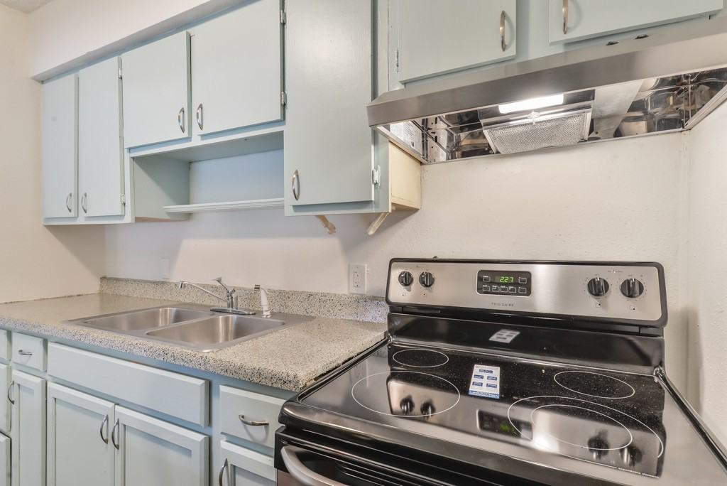 210 E Kiber St - Photo 7 of 11