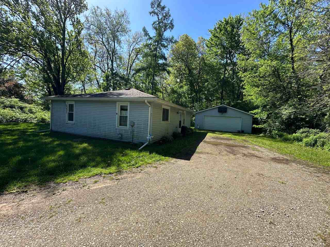 6231 King Rd - Photo 2 of 14