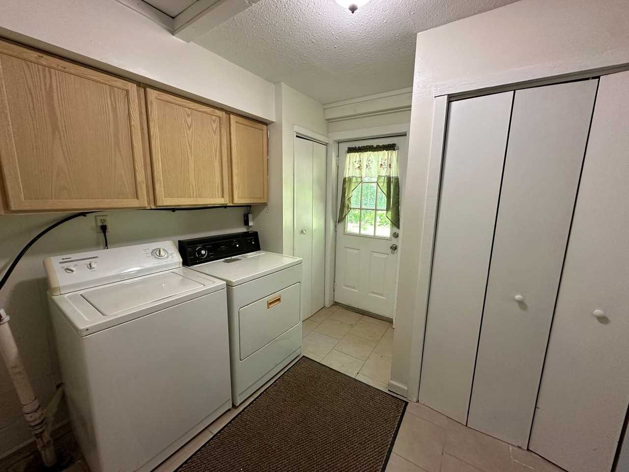 6231 King Rd - Photo 3 of 14