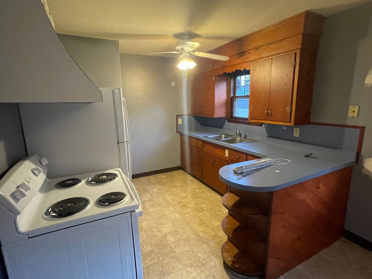 188 E Beechwold Blvd - Photo 2 of 13