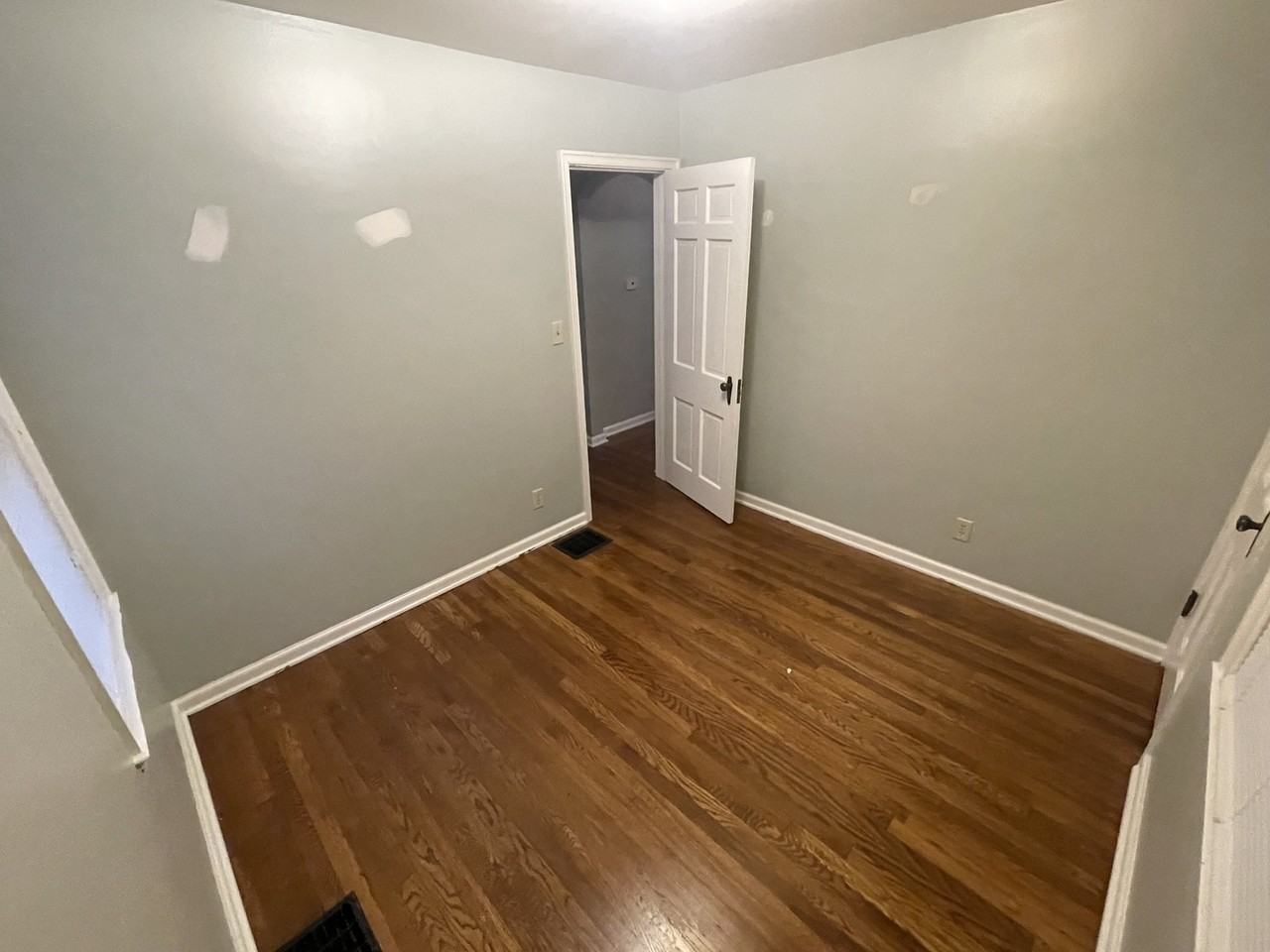 188 E Beechwold Blvd - Photo 4 of 13