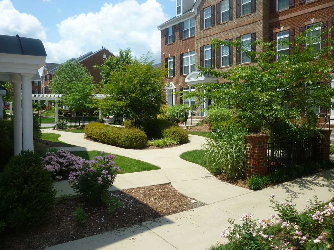 3807 Fish Pond Ln - Photo 3 of 16