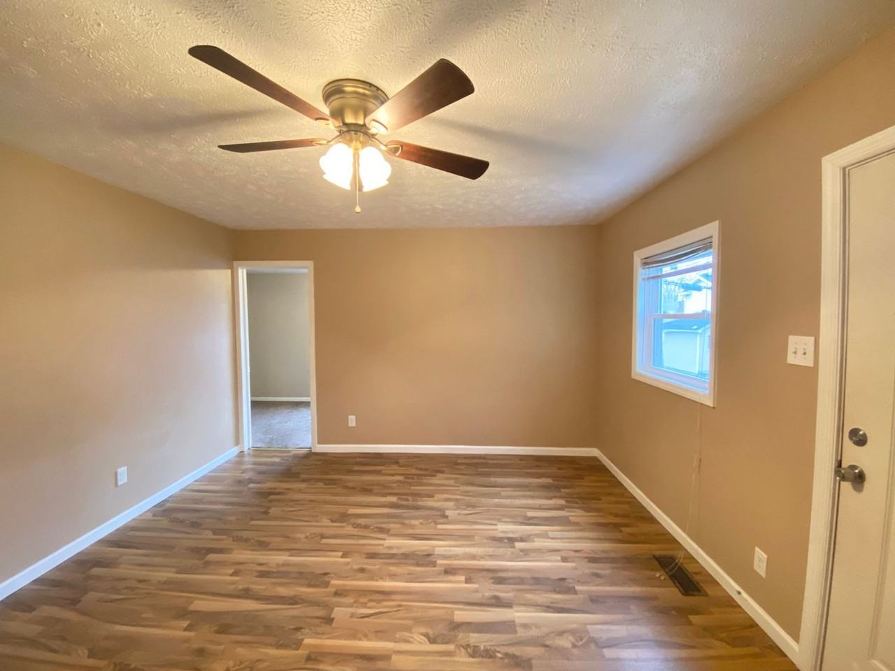 1056 Lessing St - Photo 2 of 17