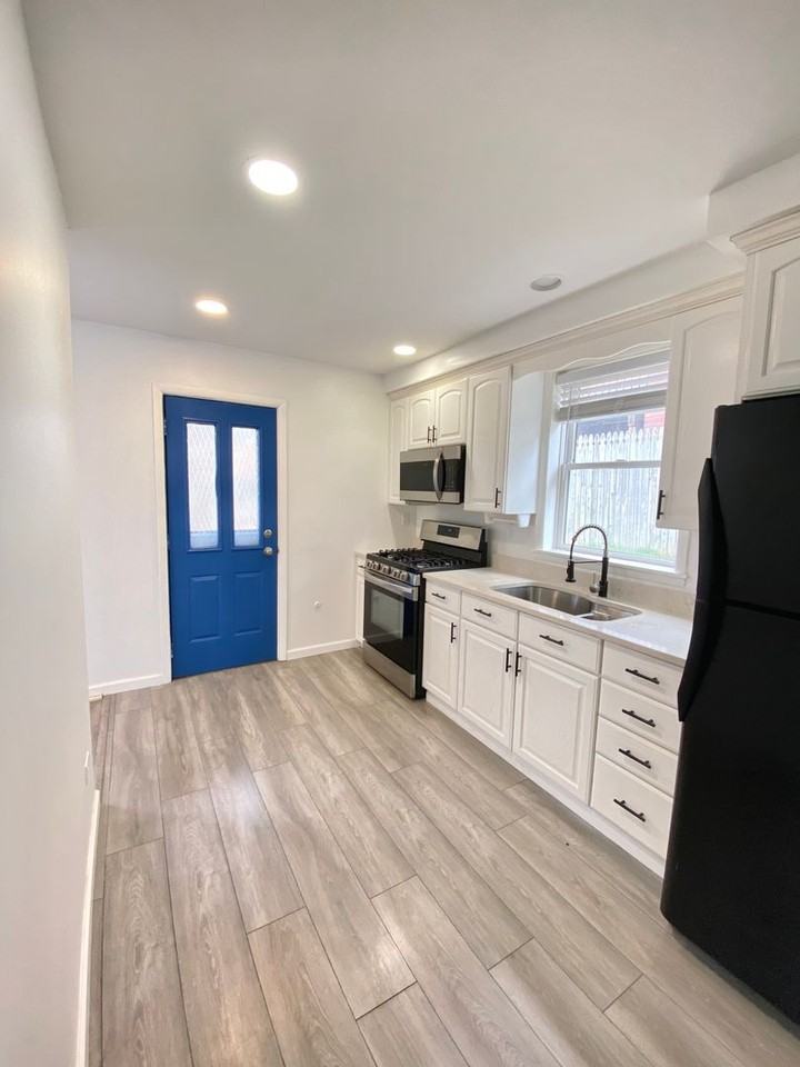 1505 Eleanor St - Photo 2 of 21