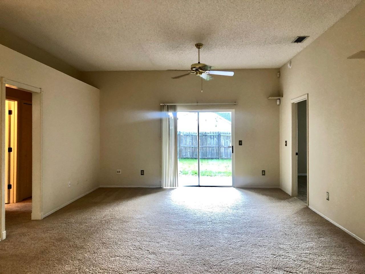 1063 Sugarberry Trl - Photo 3 of 21