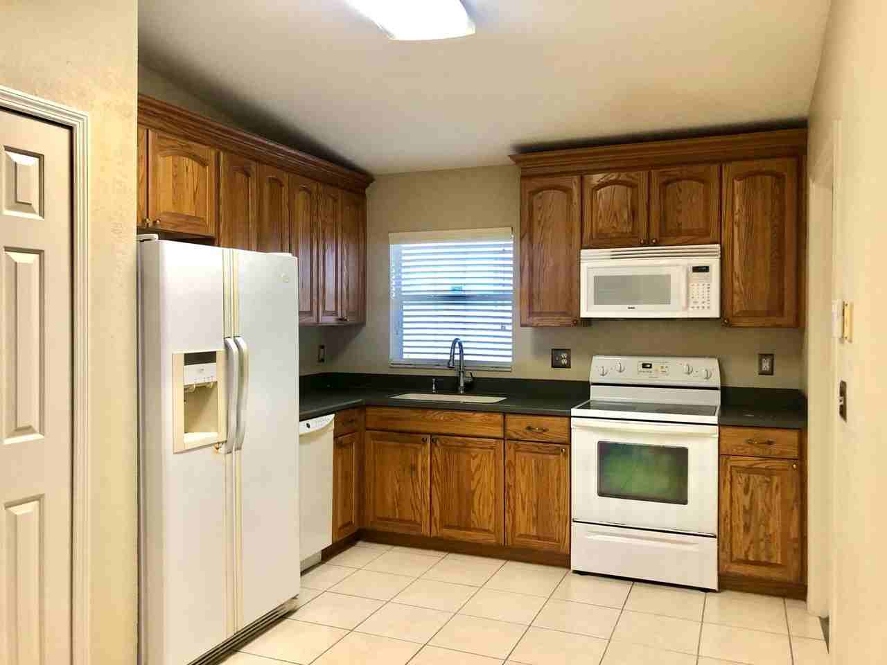 1063 Sugarberry Trl - Photo 5 of 21