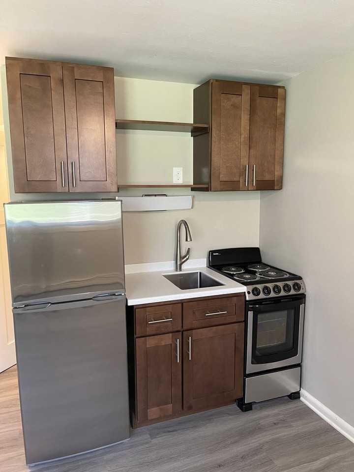 1807 E 3rd St #4 - Photo 2 of 15