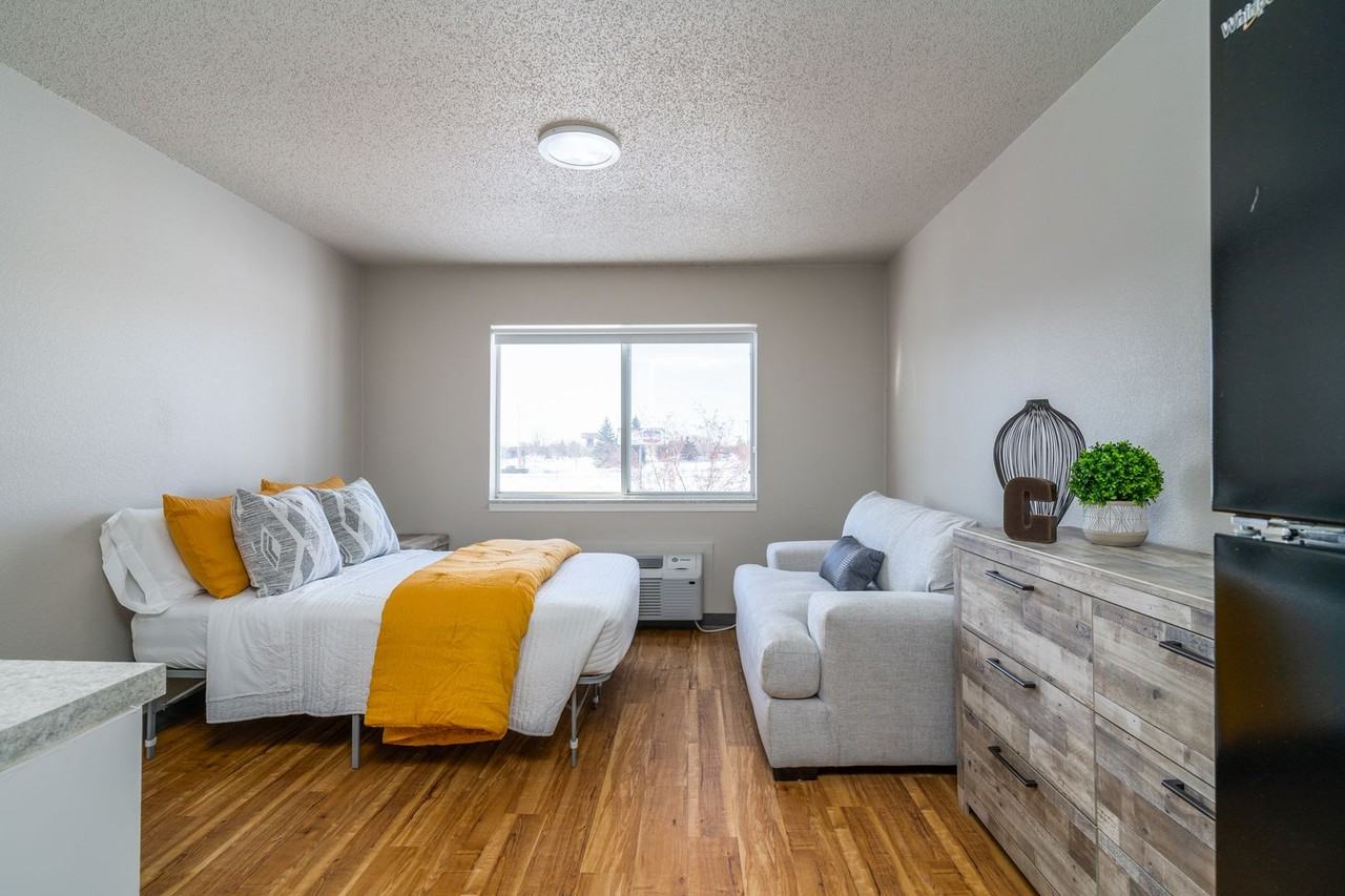 Gateway Micros - Photo 2 of 20