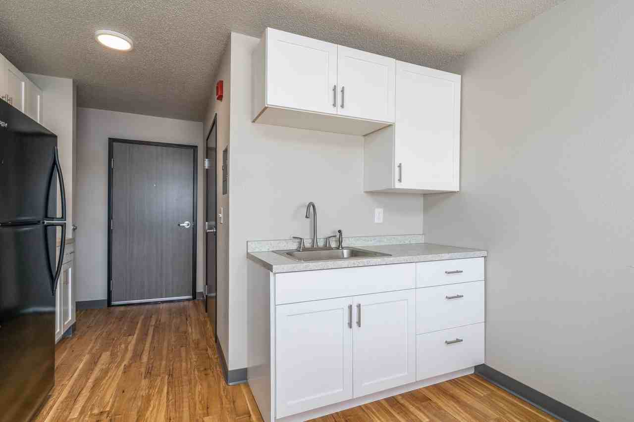 Gateway Micros - Photo 5 of 20