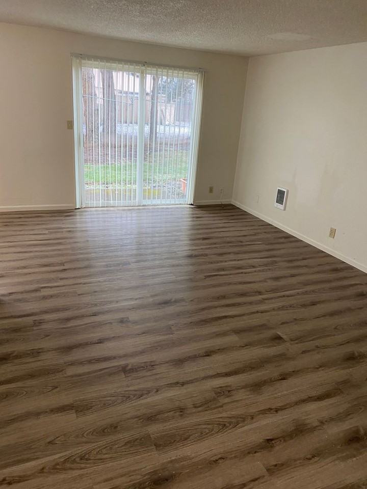 642 32nd Ave Se #5 - Photo 3 of 14