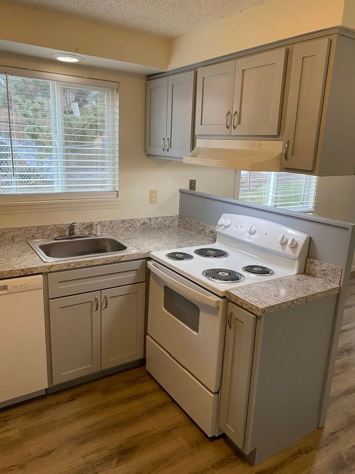 642 32nd Ave Se #5 - Photo 7 of 14