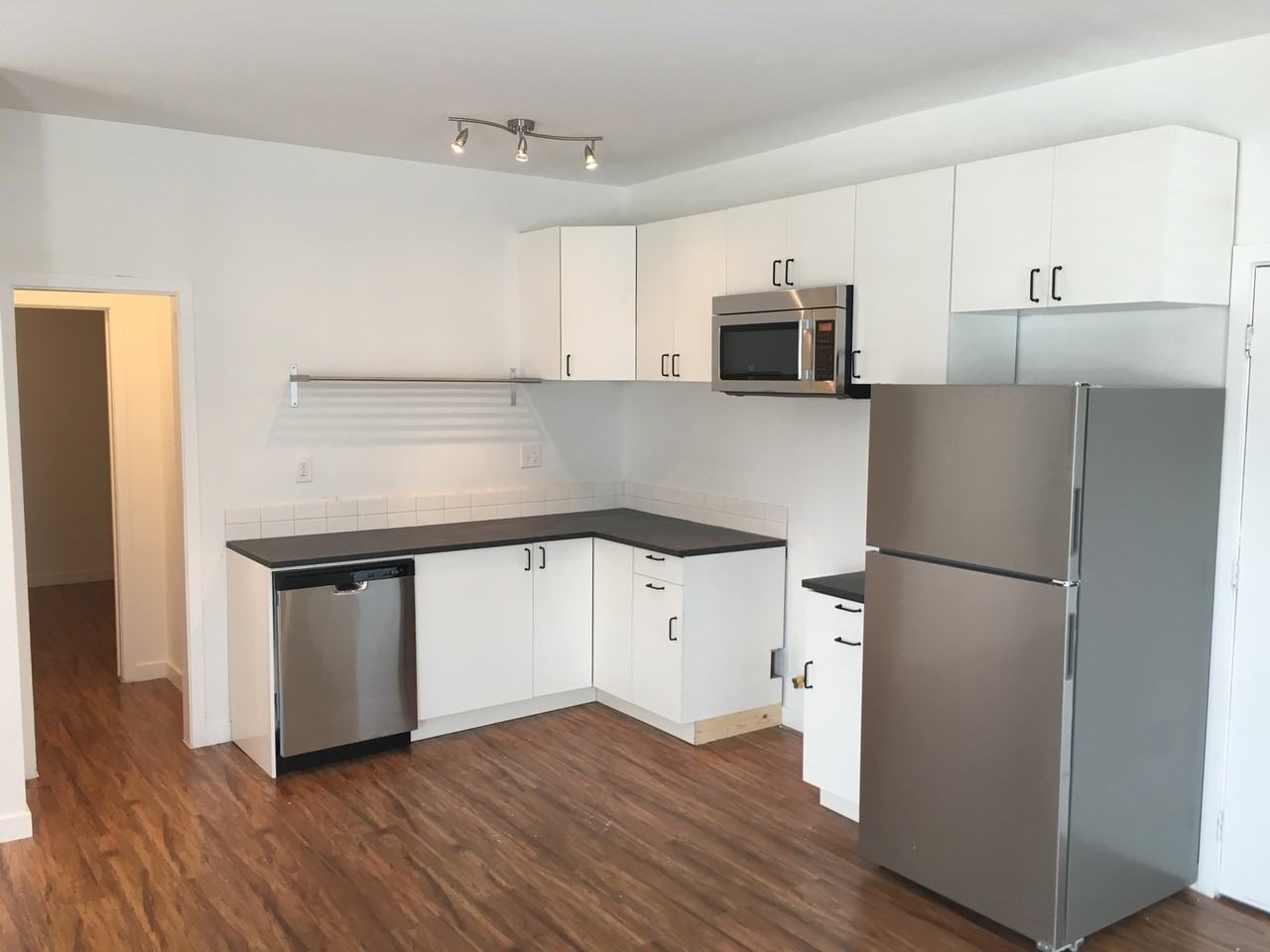Comfort and Convenience in Lincoln Heights at 2431 Sichel Street - Photo 3 of 14