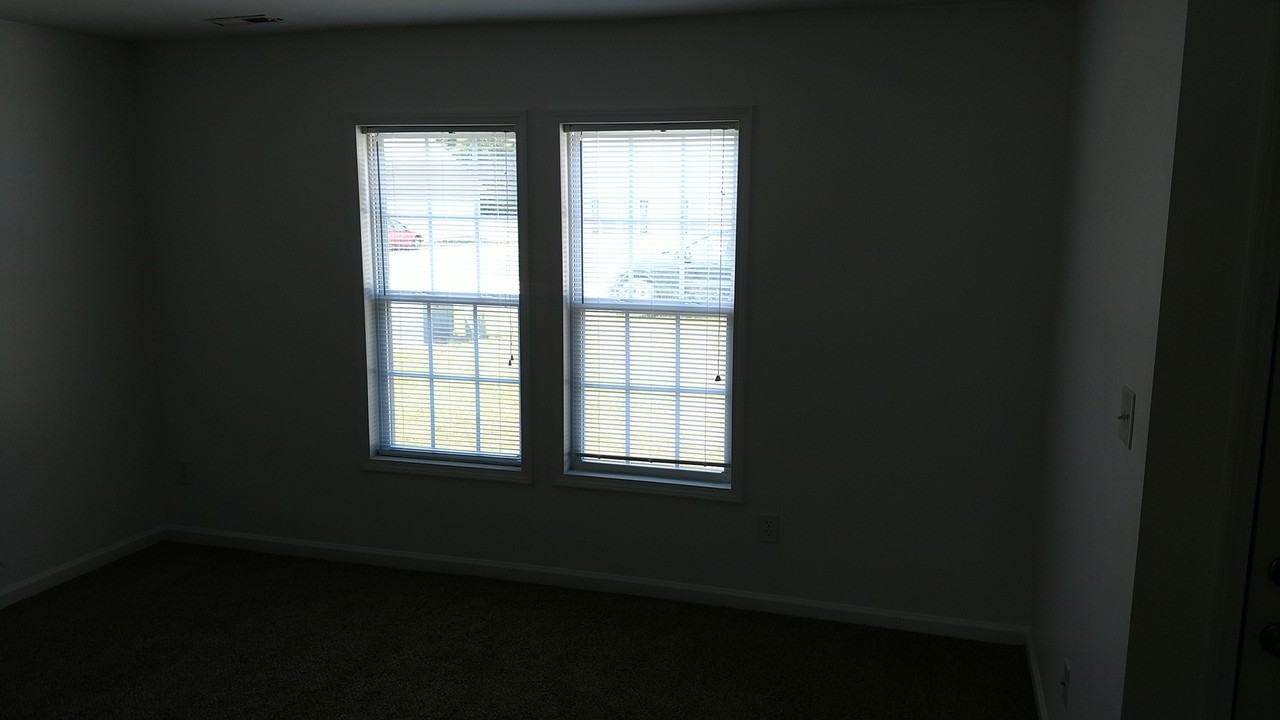 Golden Leaf Apartments - Photo 2 of 15